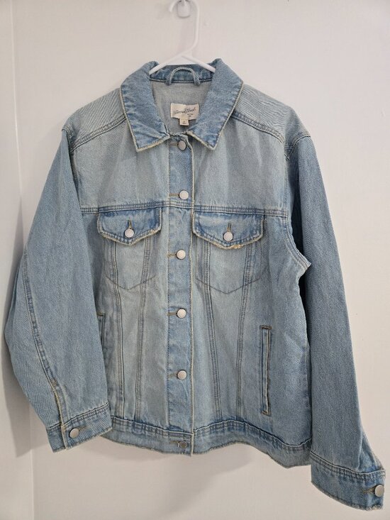 Universal Thread Jackets & Blazers - Universal Thread Women’s Oversized Denim Jacket Size M Light Wash 100% Cotton